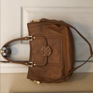 Tory Burch purse like new condition without tags